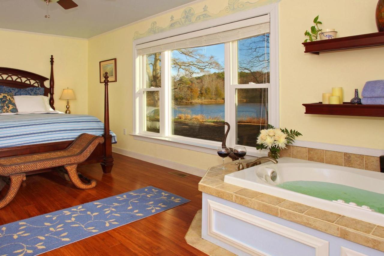 The Inn At Tabbs Creek Port Haywood Экстерьер фото