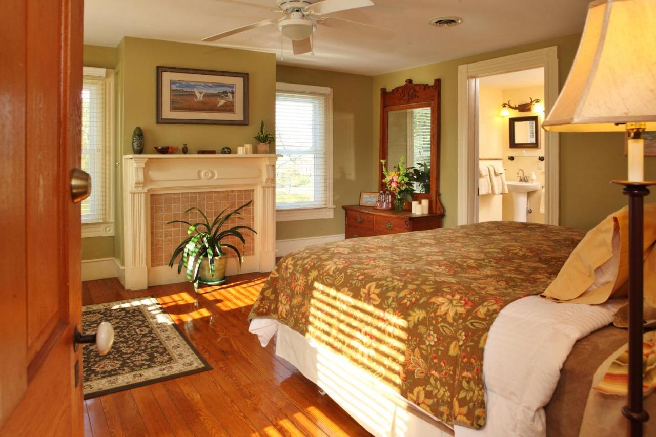 The Inn At Tabbs Creek Port Haywood Экстерьер фото