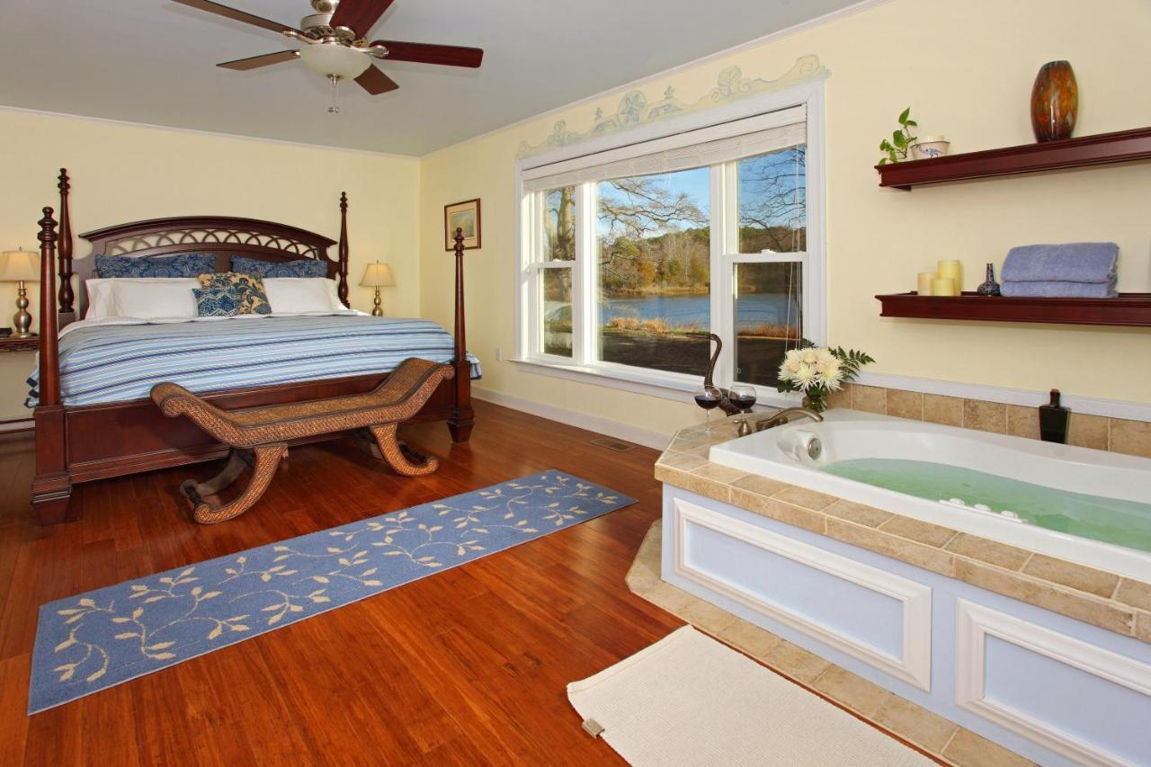 The Inn At Tabbs Creek Port Haywood Экстерьер фото